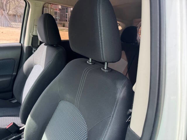 Used 2017 Nissan Versa Note SV image 31