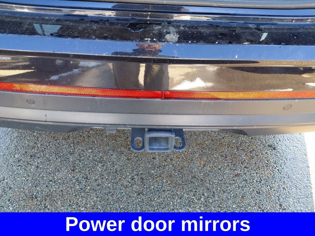 Used 2025 Volkswagen Atlas SE image 34