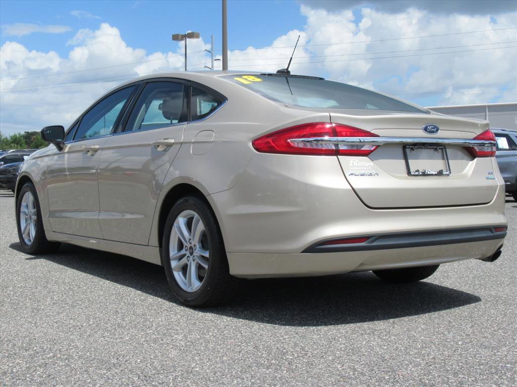 Used 2018 Ford Fusion SE image 5