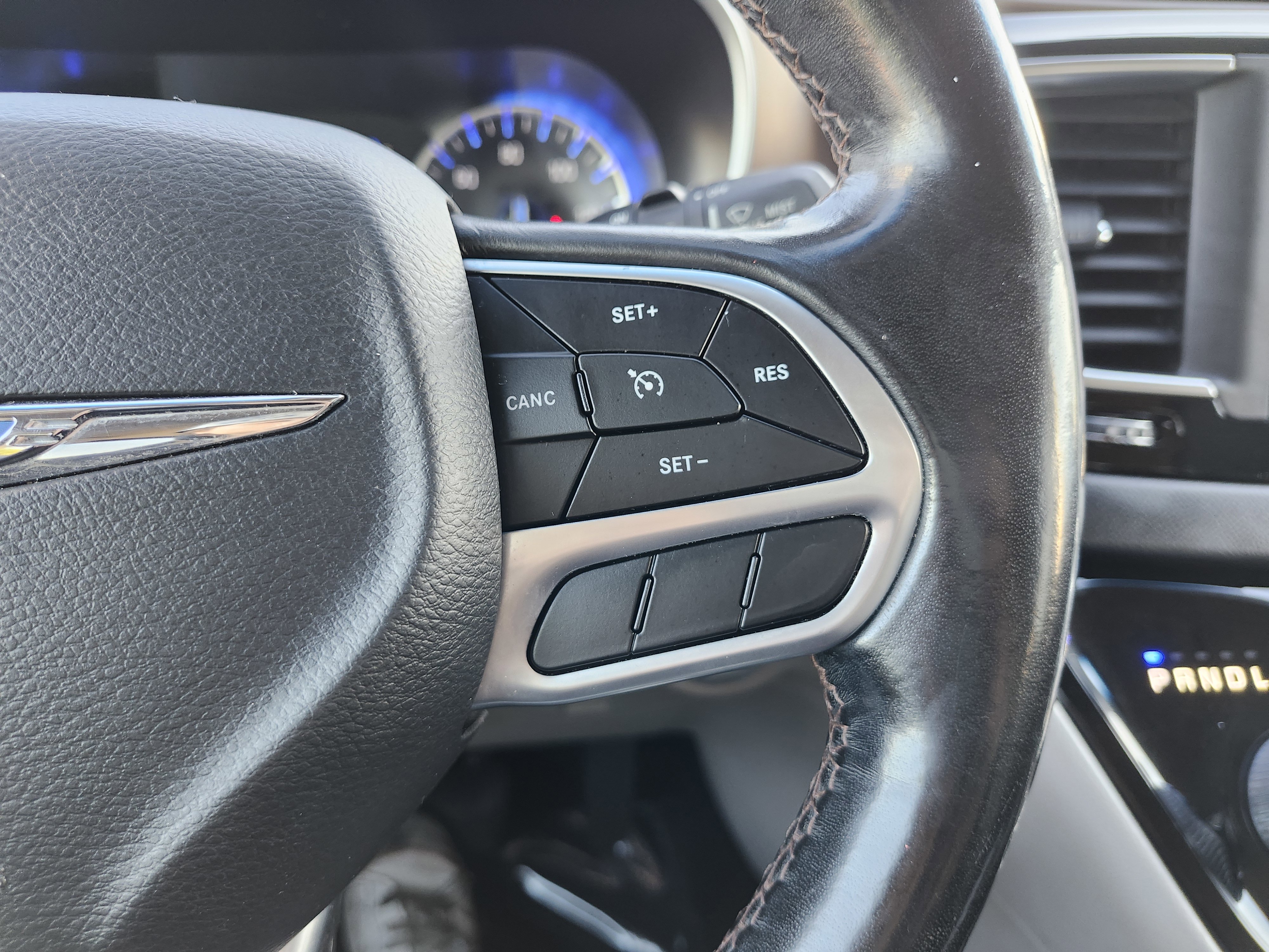 Used 2019 Chrysler Pacifica Touring-L FWD image 30