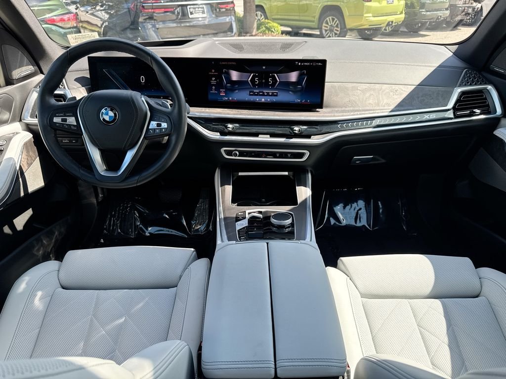Used 2025 BMW X5 xDrive40i w/ Premium Package AWD/4WD image 24