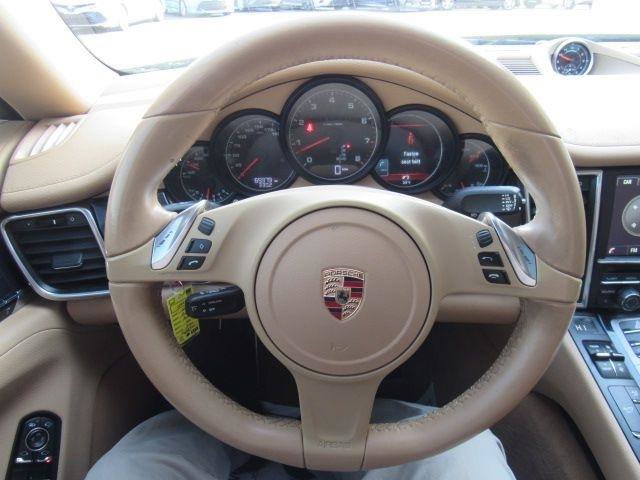 Used 2014 Porsche Panamera 4 image 21