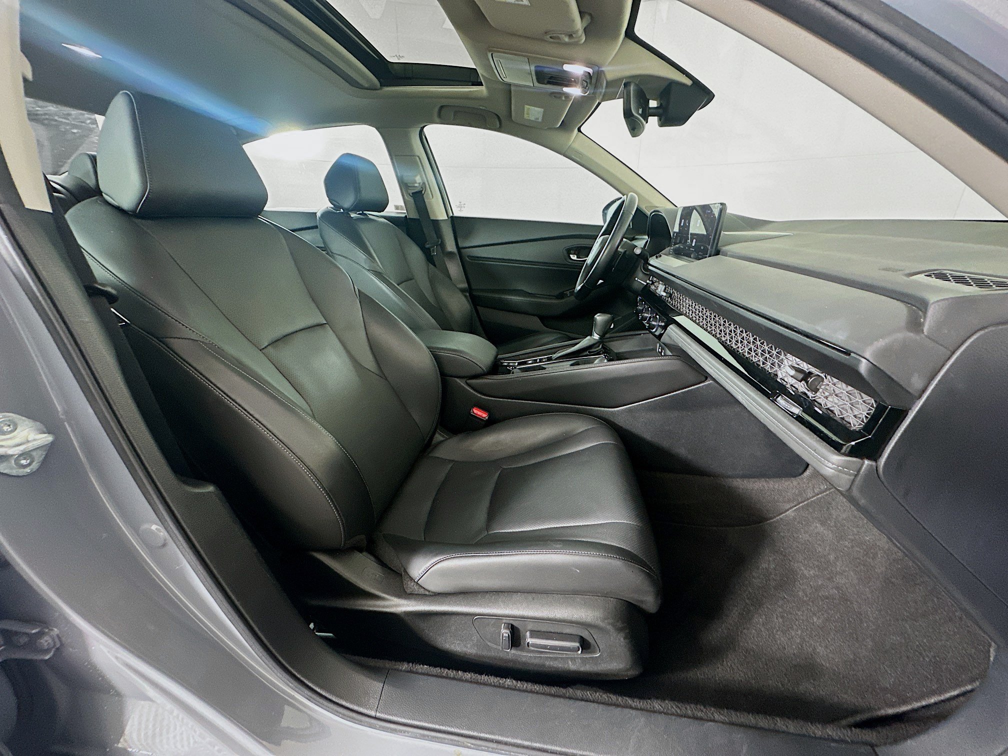 Used 2023 Honda Accord Touring image 29