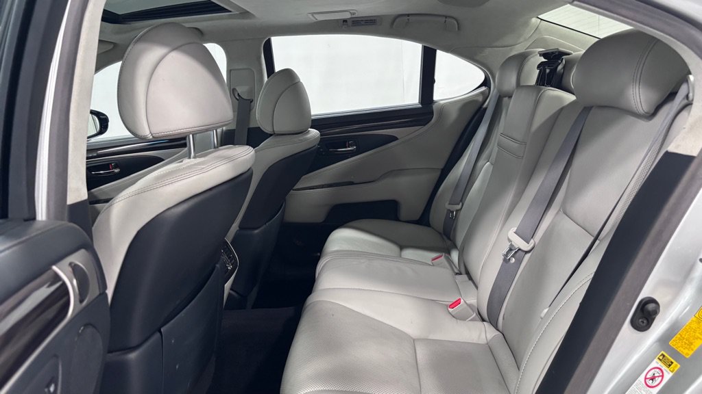 Used 2013 Lexus LS 460 AWD w/ Ultra Luxury Pkg image 23