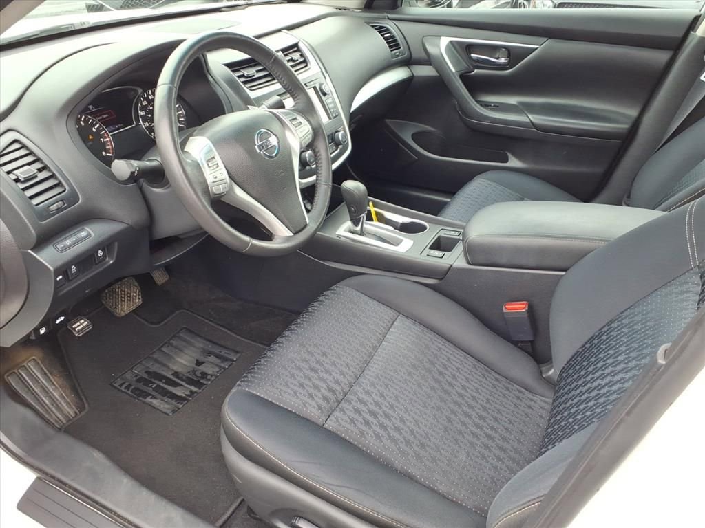 Used 2017 Nissan Altima 2.5 SV w/ Convenience Package image 14