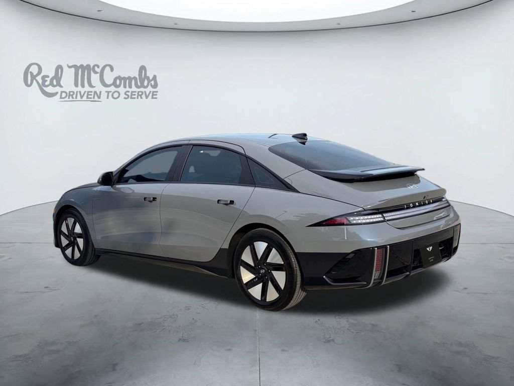 Used 2025 Hyundai Ioniq 6 SE RWD image 3
