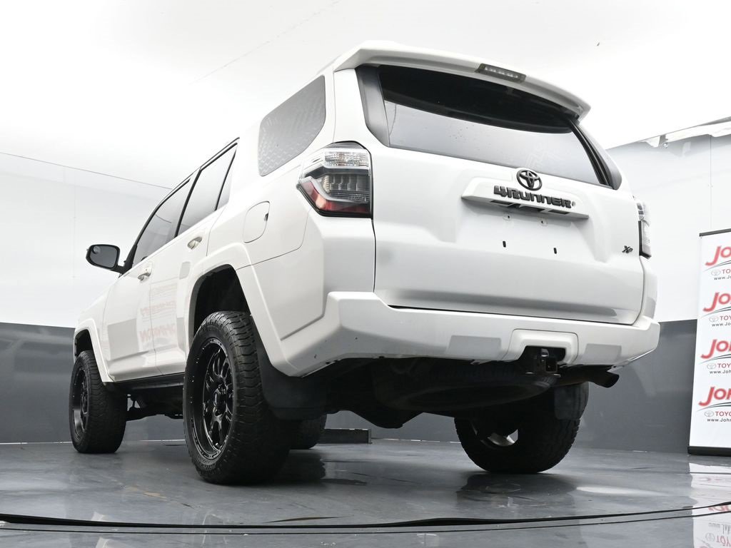 Used 2016 Toyota 4Runner SR5 image 33