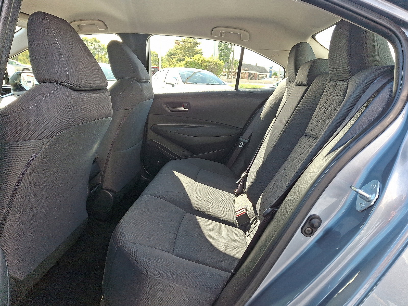 Used 2020 Toyota Corolla LE image 10