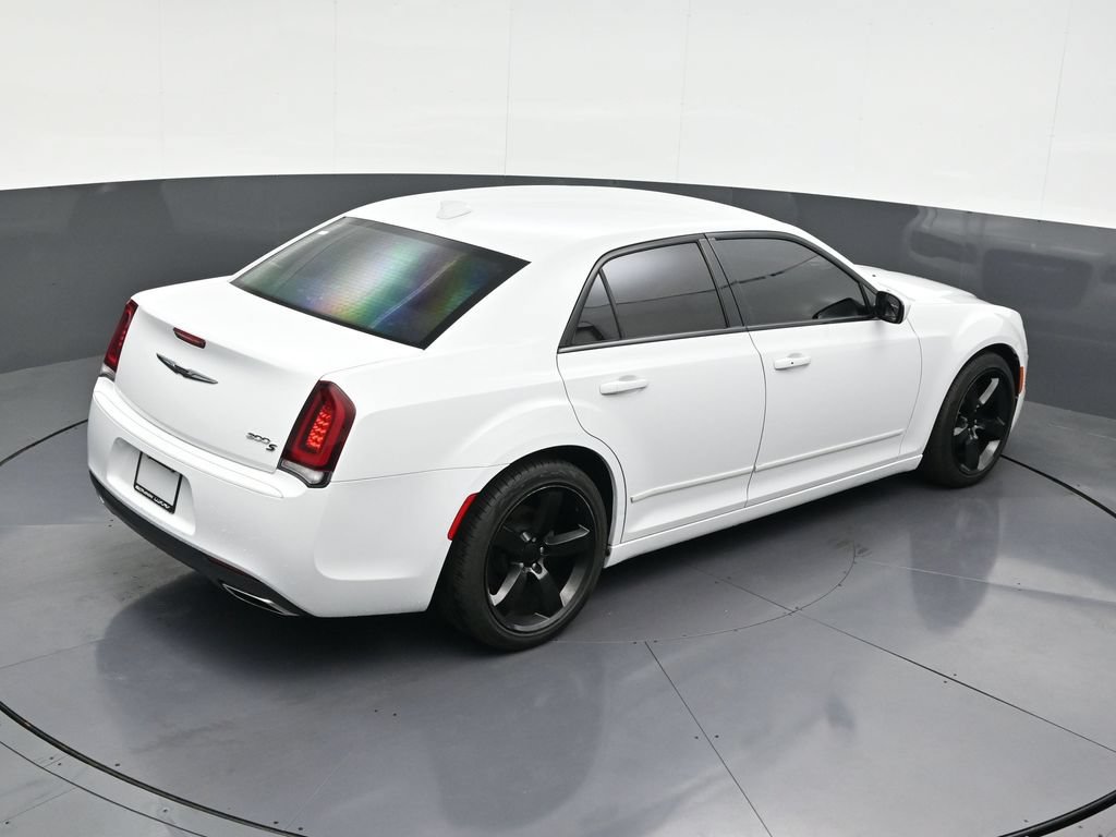 Used 2020 Chrysler 300 S RWD image 18