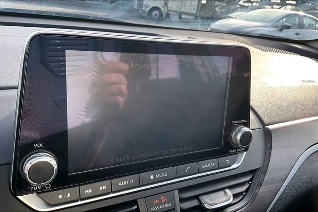 Used 2024 Nissan Altima 2.5 SV image 11