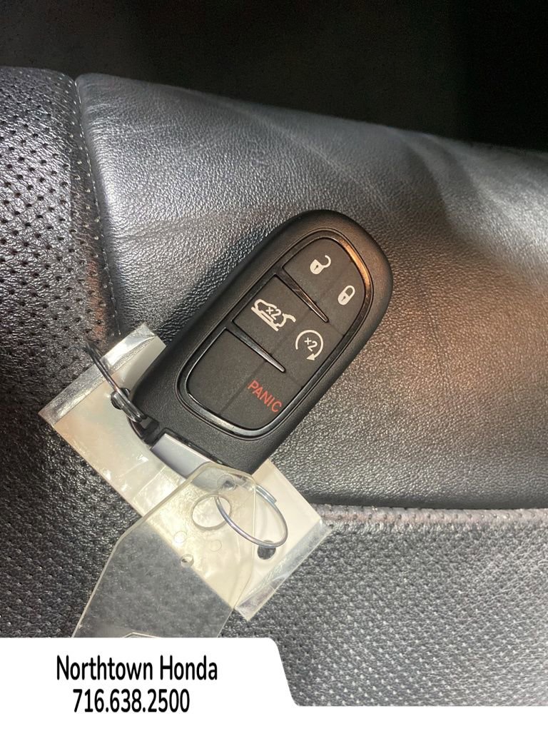 Used 2021 Jeep Cherokee Limited w/ Elite Package AWD/4WD image 20