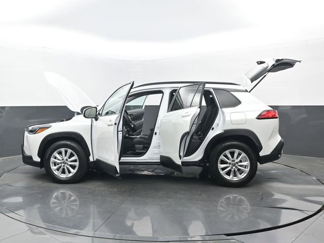 Used 2023 Toyota Corolla Cross LE w/ Moonroof Package image 35