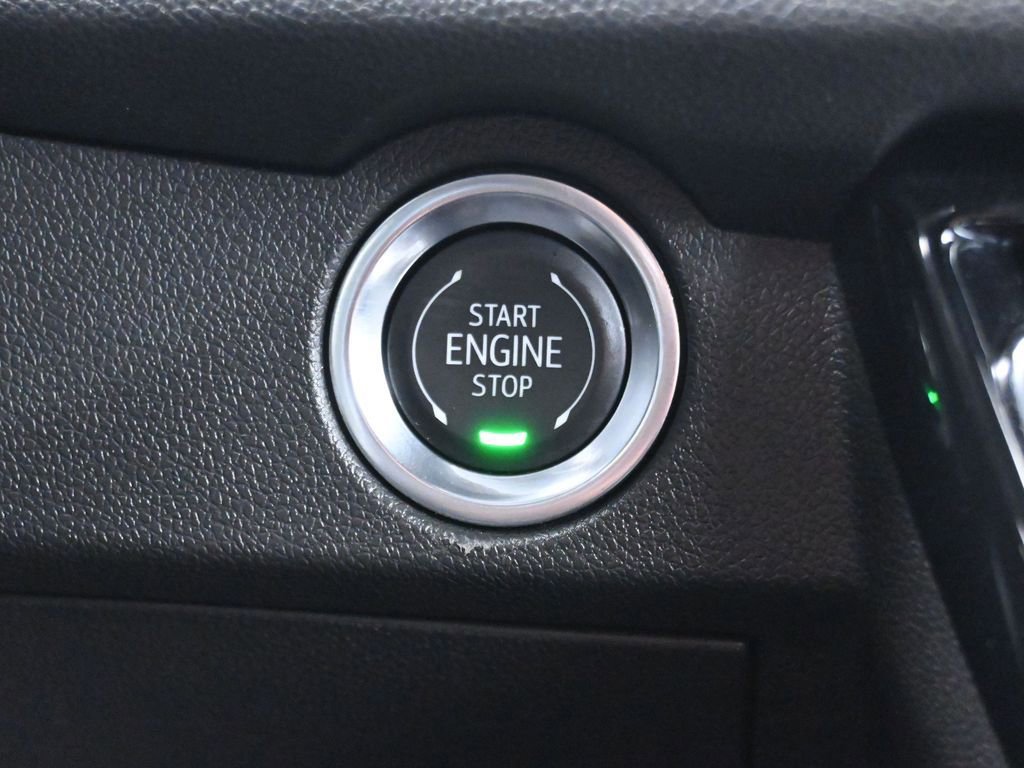 Used 2025 Chevrolet Traverse LT w/ Driver Confidence Package image 25