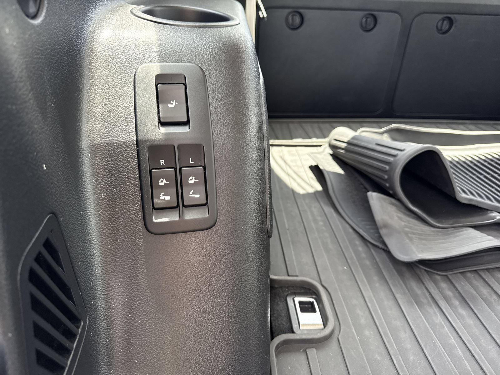 Used 2023 Lexus GX 460 Luxury w/ Sport Design Package AWD/4WD image 35