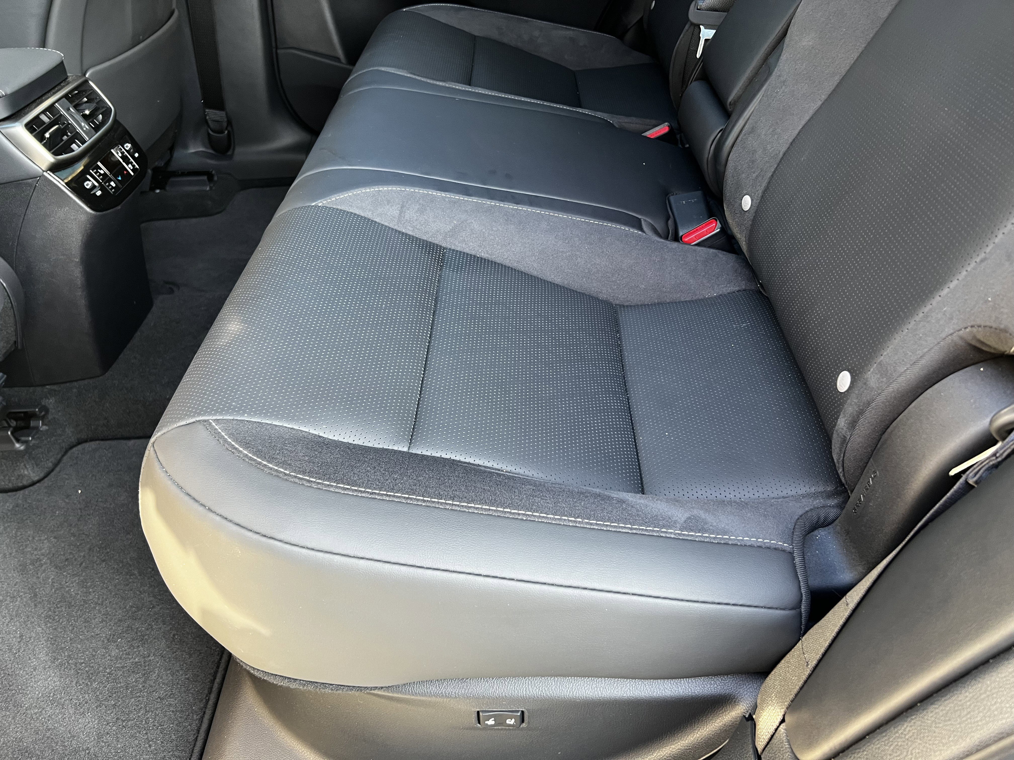 Used 2024 Lexus RX 350 FWD image 39