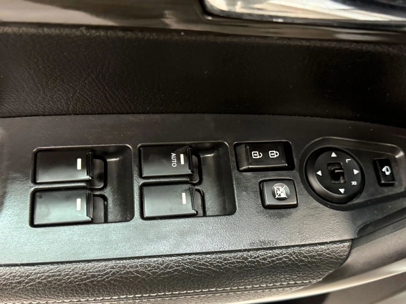 Used 2012 Kia Sorento SX w/ SX Premium Pkg image 25