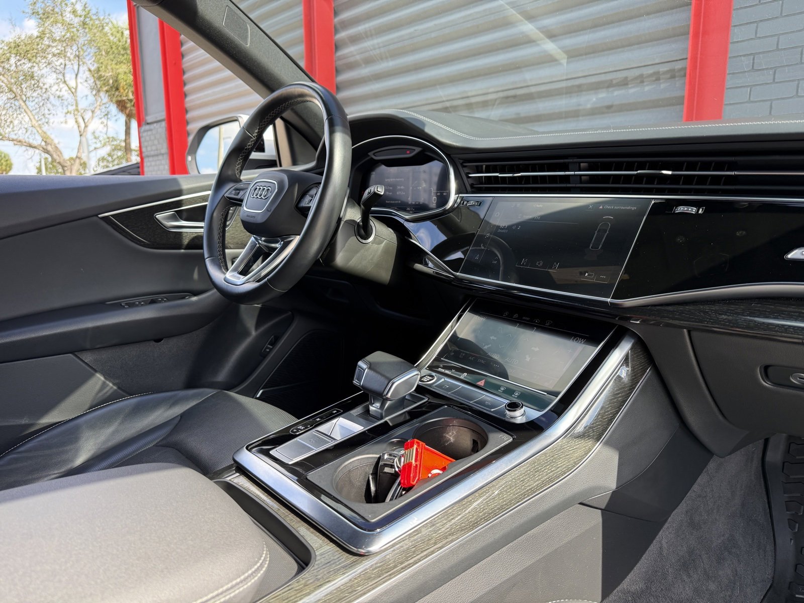 Used 2021 Audi Q8 Prestige image 15