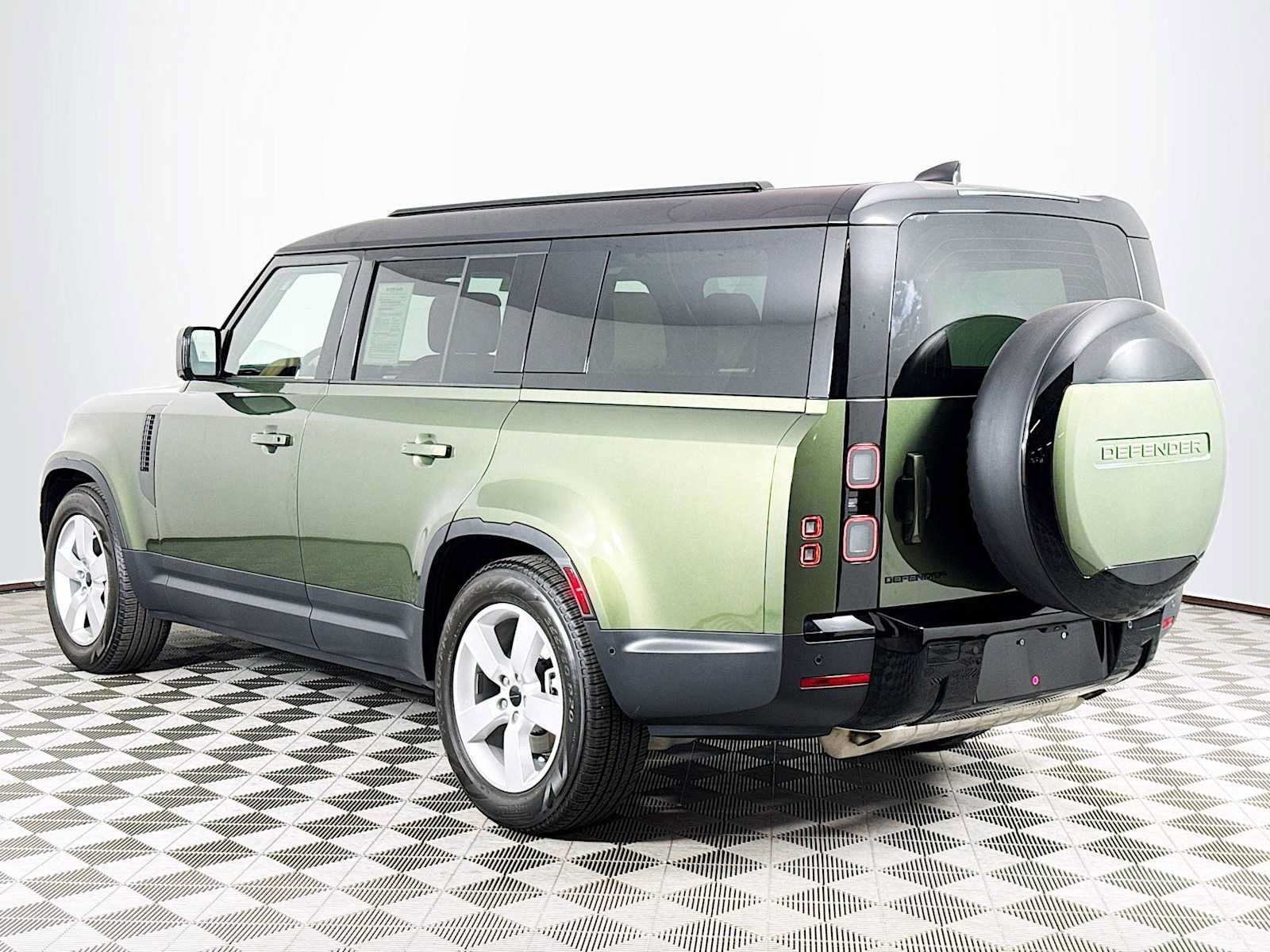 Used 2026 Land Rover Defender 130 S AWD/4WD image 7