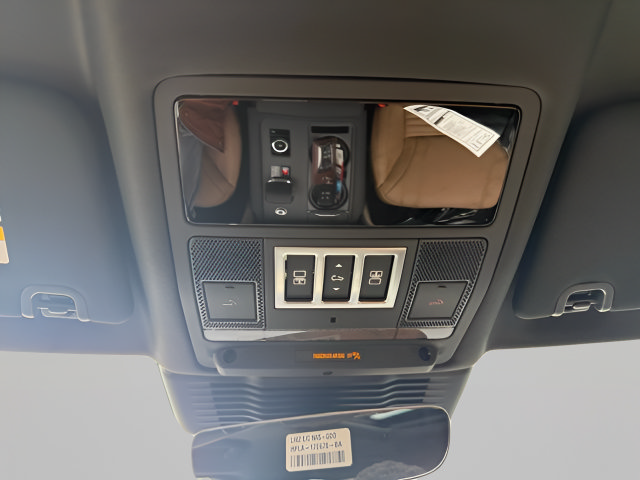 Certified 2026 Land Rover Discovery Limited Edition AWD/4WD image 22