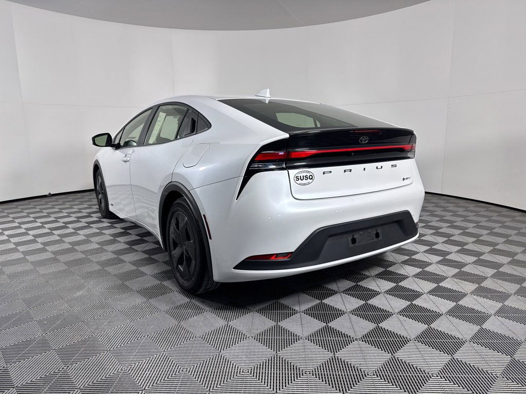 Used 2025 Toyota Prius LE image 16