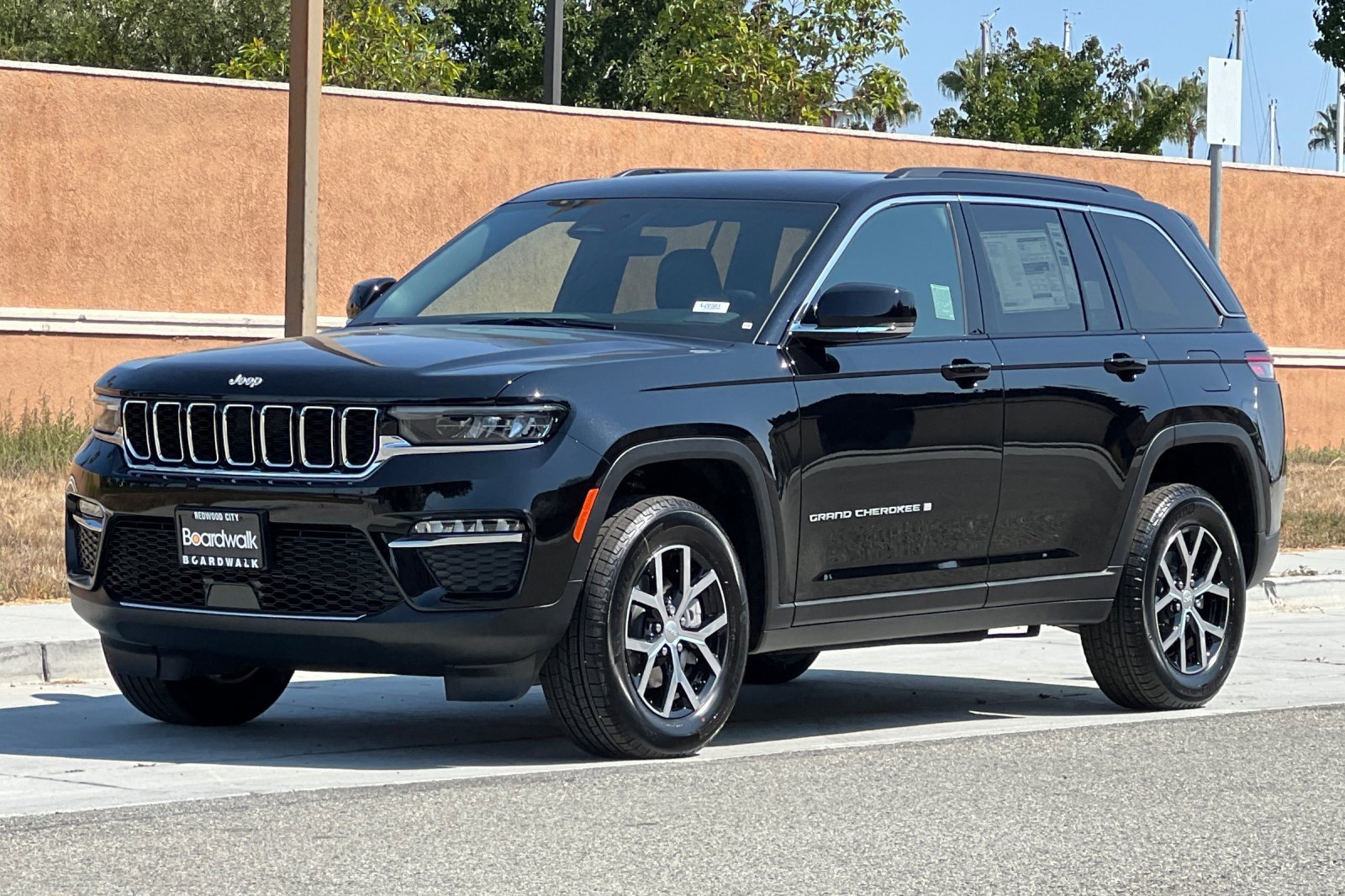 New 2025 Jeep Grand Cherokee Limited image 8