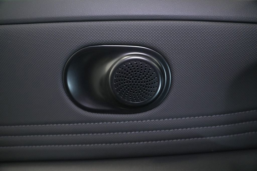 Certified 2025 Hyundai Elantra Sport image 41