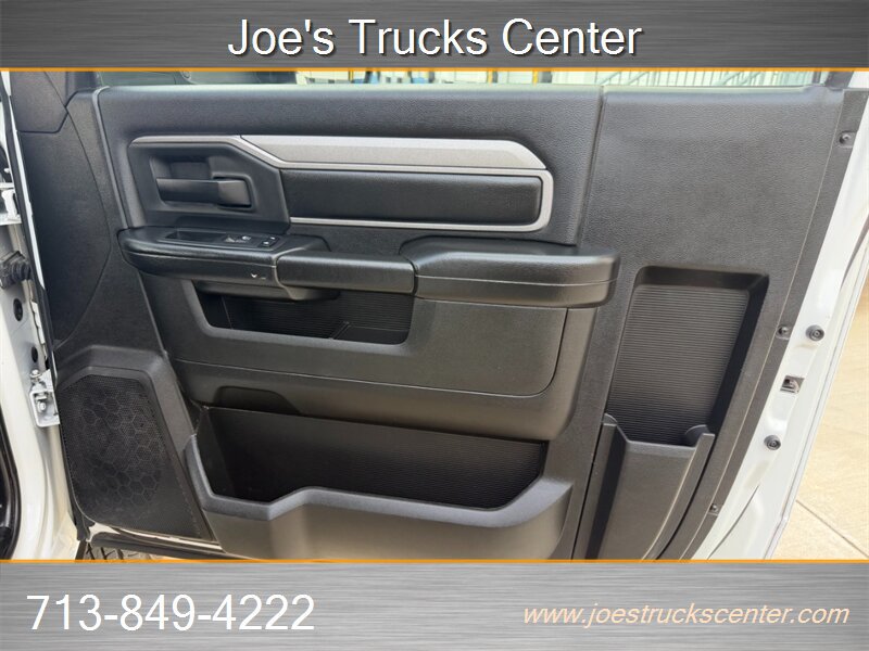 Used 2020 RAM 3500 Tradesman w/ Chrome Appearance Group RWD image 23
