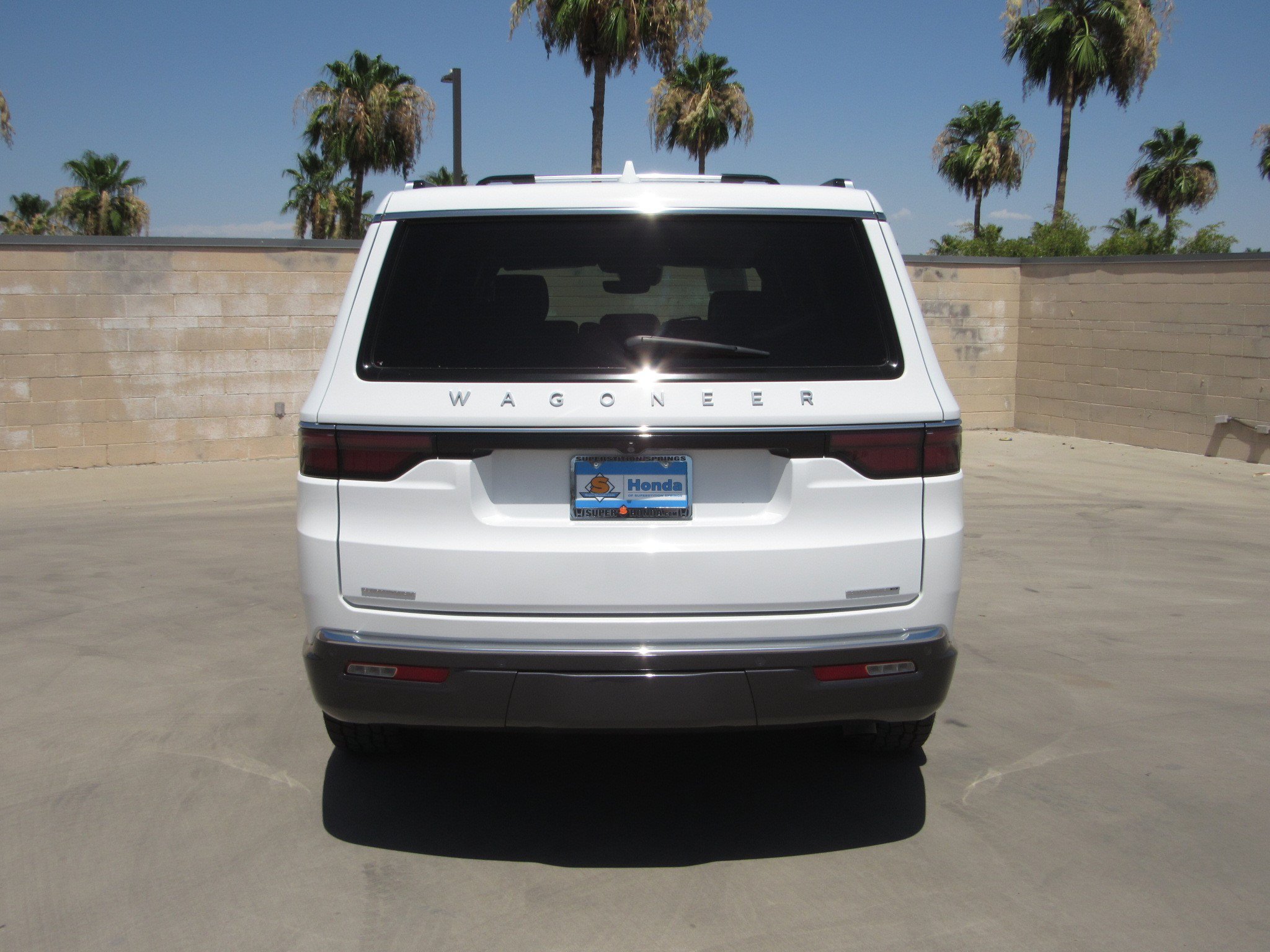 Used 2022 Jeep Wagoneer Series III w/ Convenience Group I AWD/4WD image 7