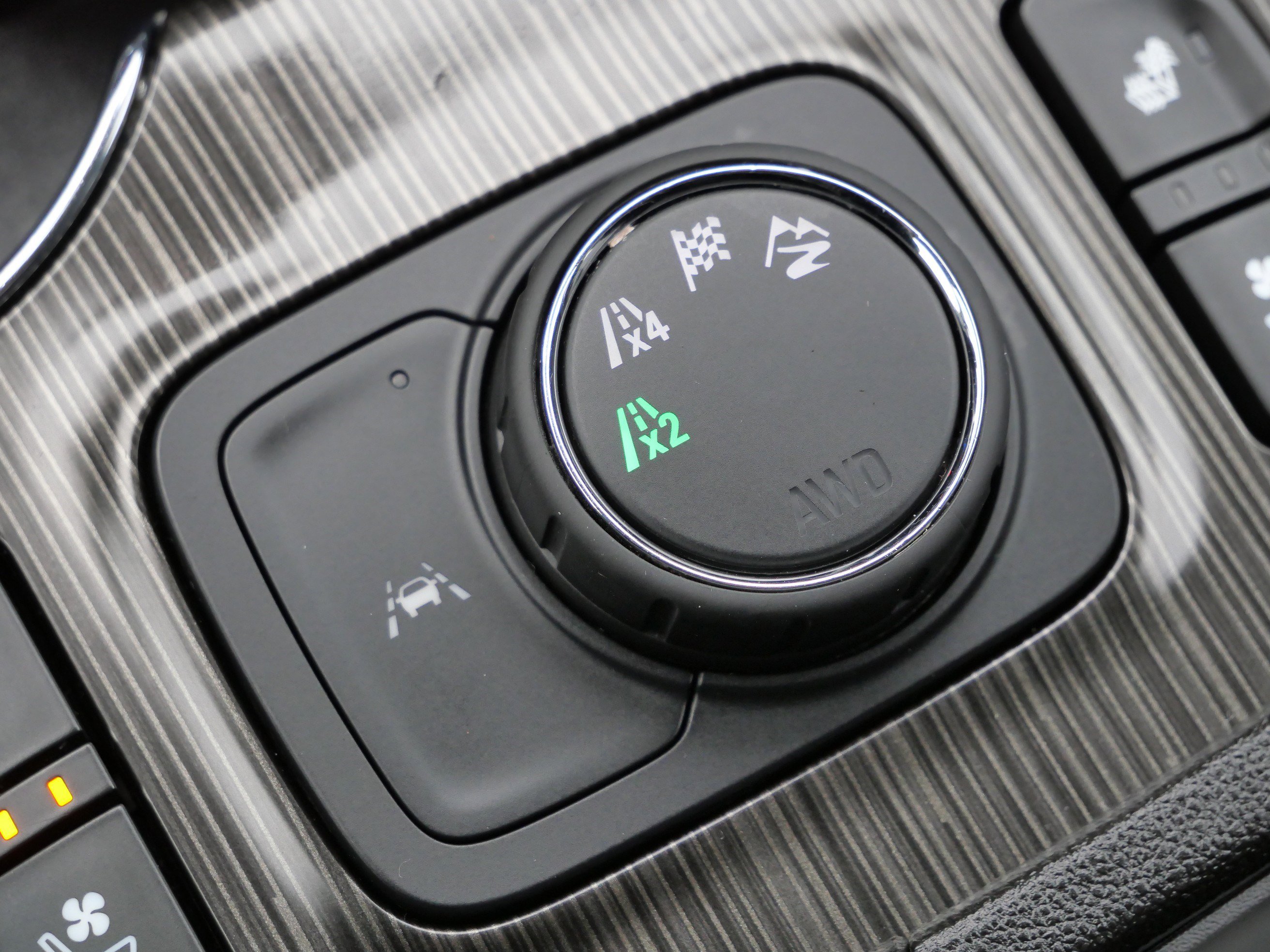 Used 2022 GMC Acadia SLT w/ Elevation Edition image 28