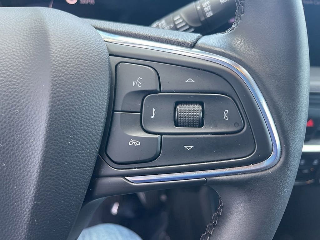 Used 2024 Buick Encore GX Sport Touring FWD image 37