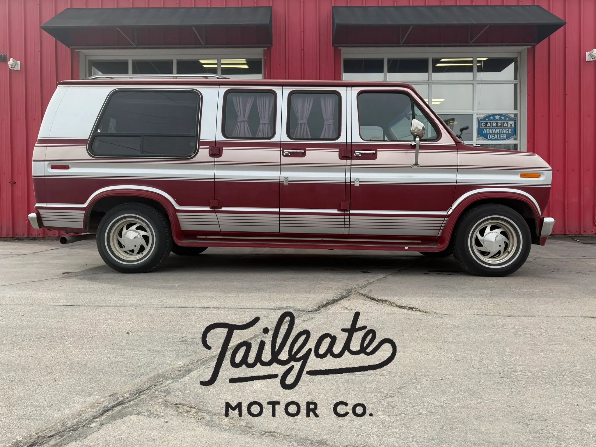 Used 1991 Ford E-150 and Econoline 150 Econoline Cargo Van RWD image 1