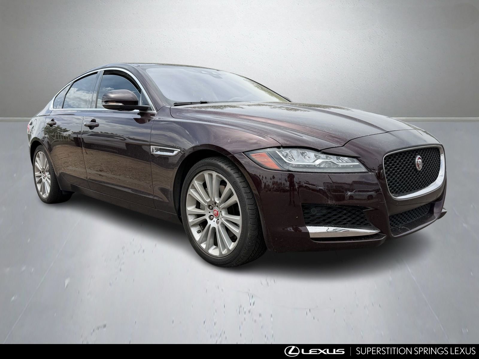 Used 2020 Jaguar XF Prestige RWD image 2