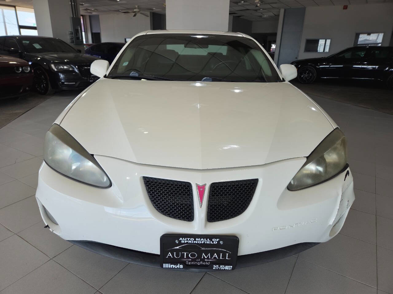 Used 2008 Pontiac Grand Prix w/ Premium Package FWD image 2