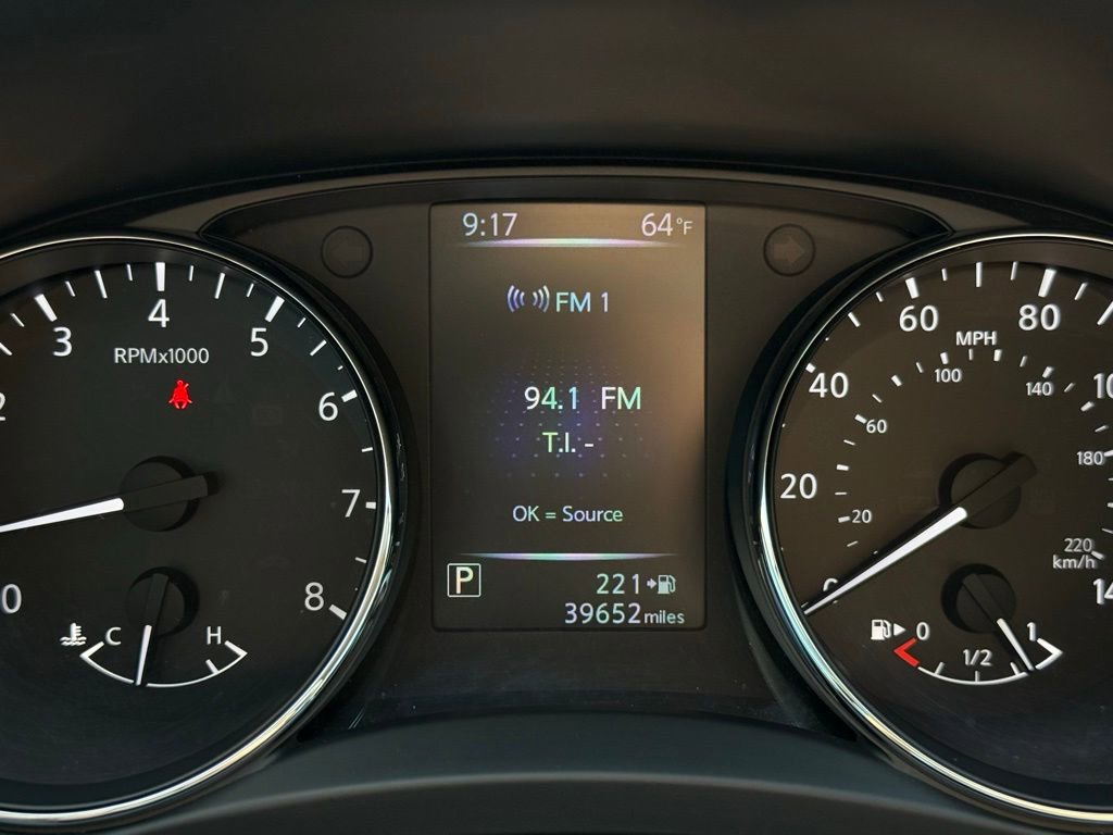 Used 2017 Nissan Rogue SV w/ SV Premium Package image 31