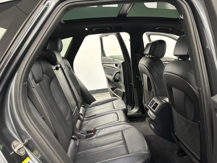 Used 2018 Audi SQ5 Premium Plus w/ Navigation Package image 33