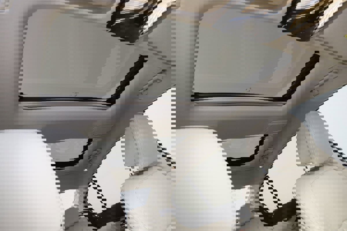 Used 2020 BMW 740i xDrive w/ Cold Weather Package image 11