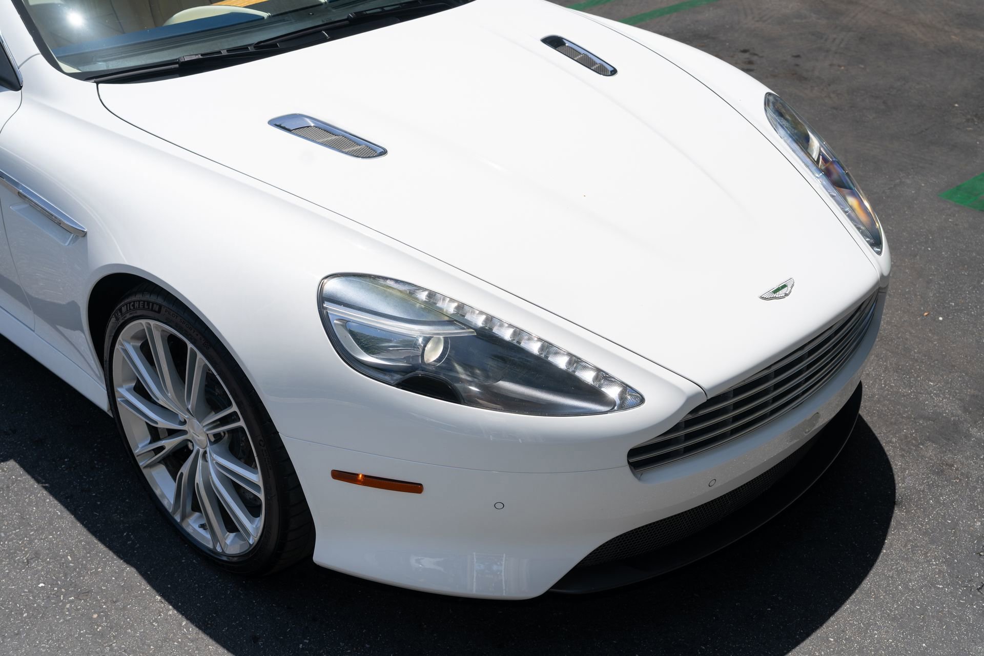 Used 2012 Aston Martin Virage Coupe RWD image 9