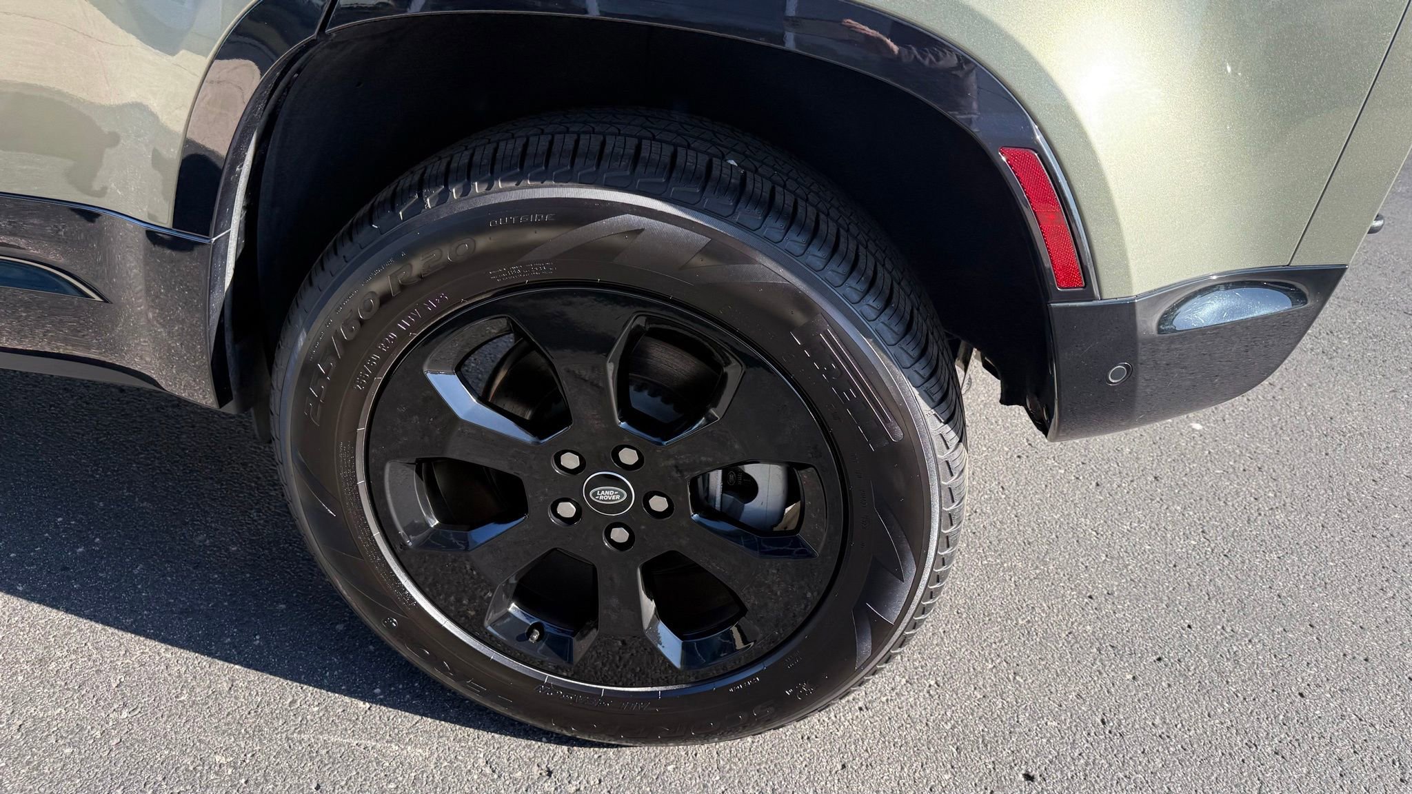 Used 2023 Land Rover Defender 110 X-Dynamic SE image 20