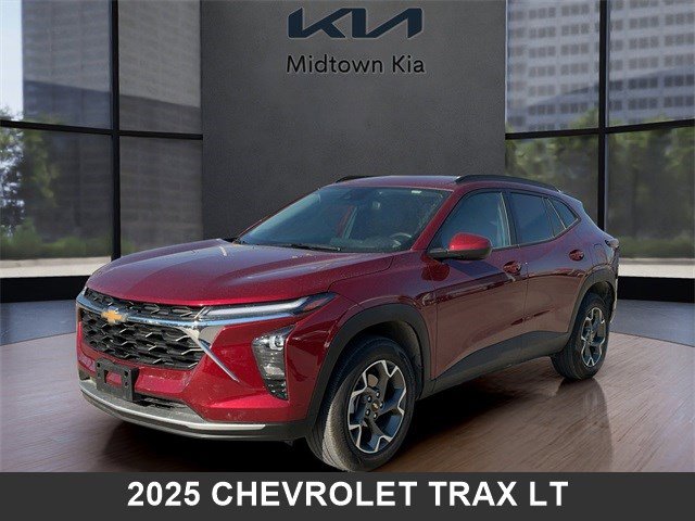 Used 2025 Chevrolet Trax LT w/ LT Convenience Package image 7
