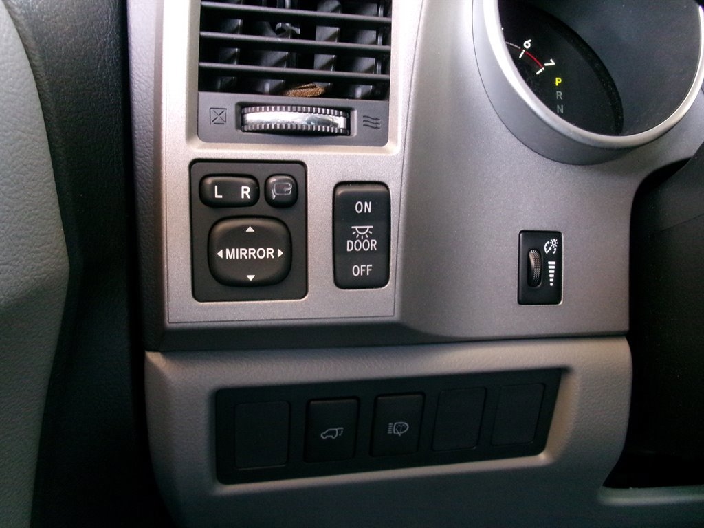 Used 2013 Toyota Sequoia Limited RWD image 47