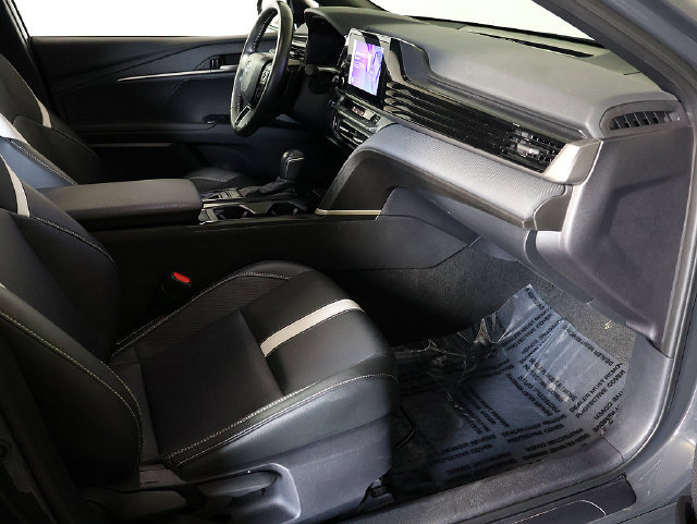 Used 2025 Toyota Camry SE FWD image 32