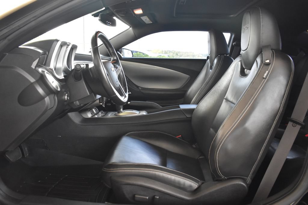 Used 2014 Chevrolet Camaro SS w/ RS Package RWD image 3