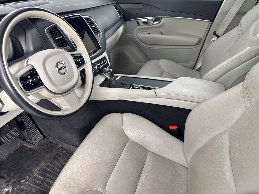 Used 2020 Volvo XC90 T6 Momentum AWD/4WD image 14