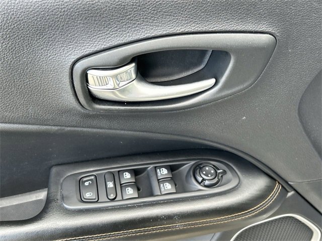 Used 2018 Jeep Compass Limited w/ Navigation Group image 16