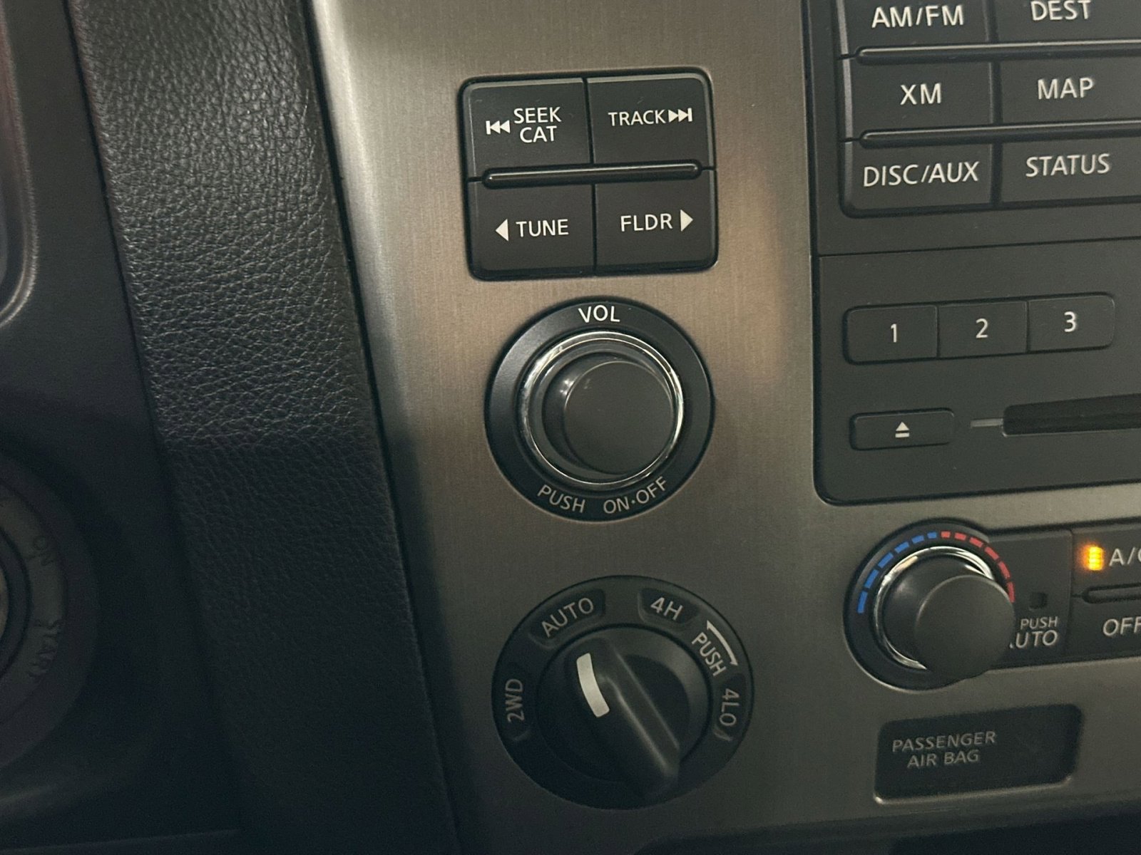 Used 2015 Nissan Armada Platinum image 30