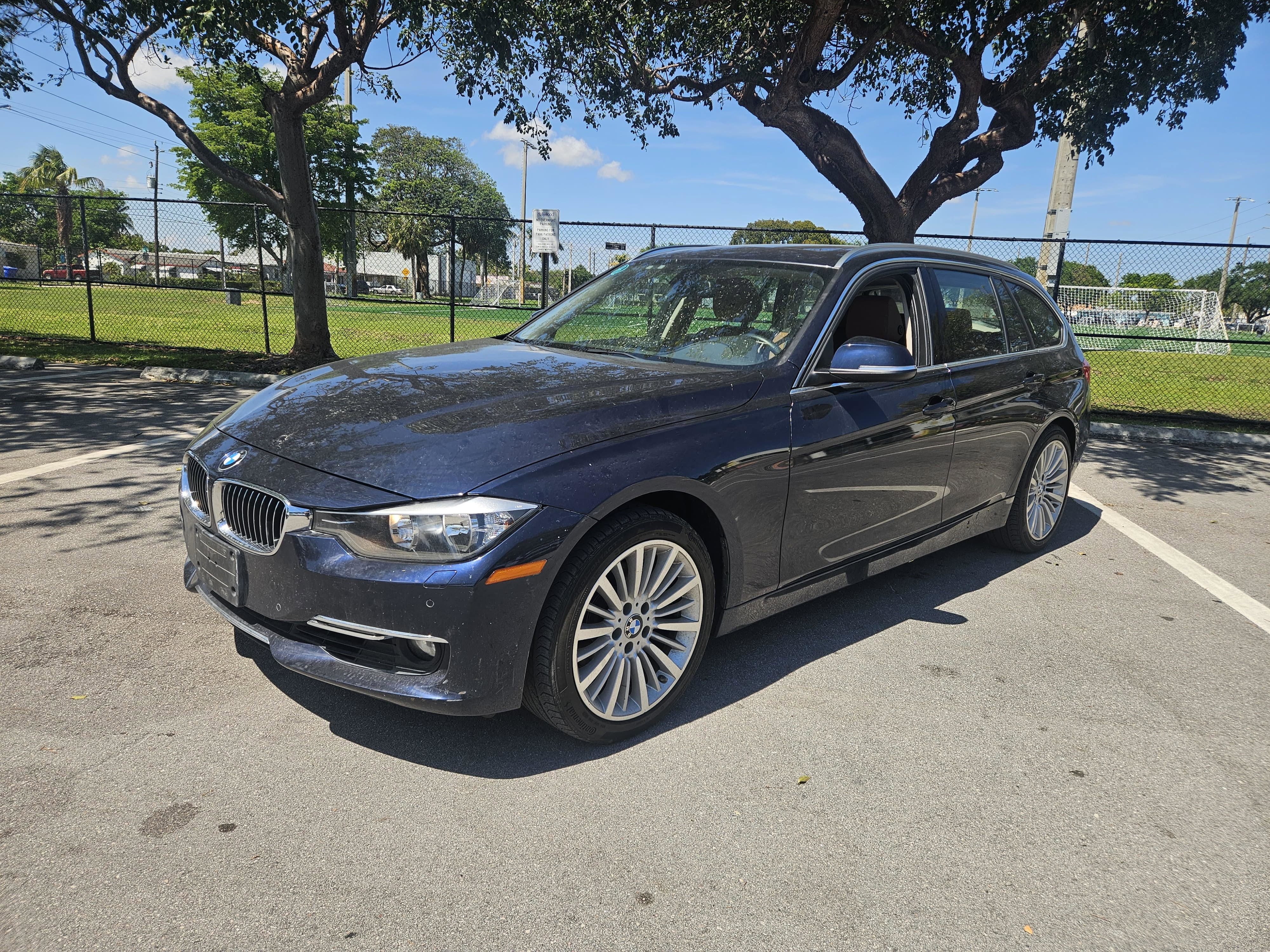 Used 2015 BMW 328i xDrive Wagon image 11