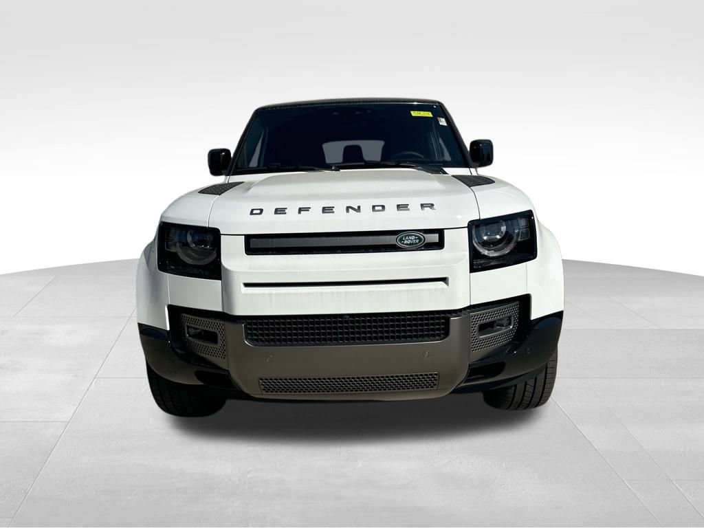 New 2024 Land Rover Defender 130 X-Dynamic SE image 2