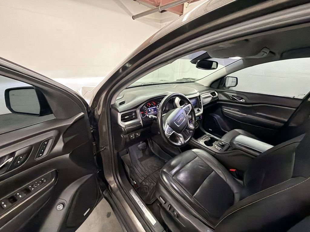 Used 2020 GMC Acadia SLT w/ Premium Package image 10