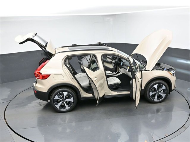 New 2026 Volvo XC40 B4 Plus w/ Protection Package Premier image 49