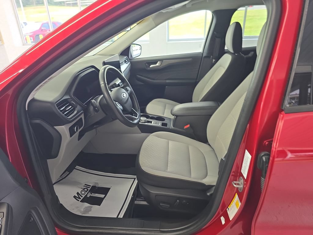 Used 2023 Ford Escape Active w/ Tech Pack #2 AWD/4WD image 13